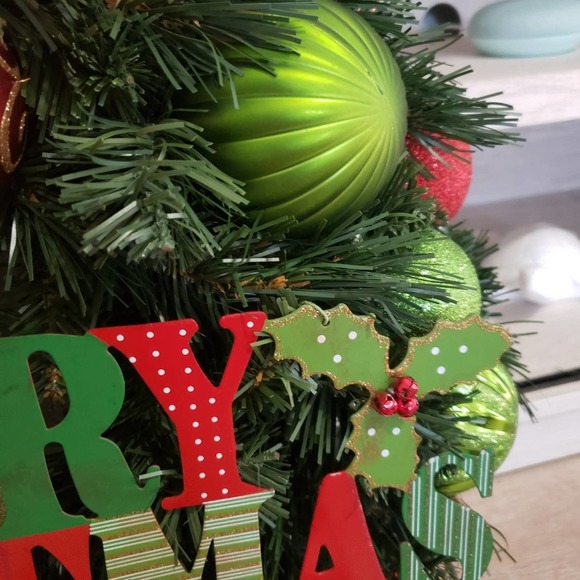 Handmade Merry Christmas wreath & hanger - Picture 3 of 8